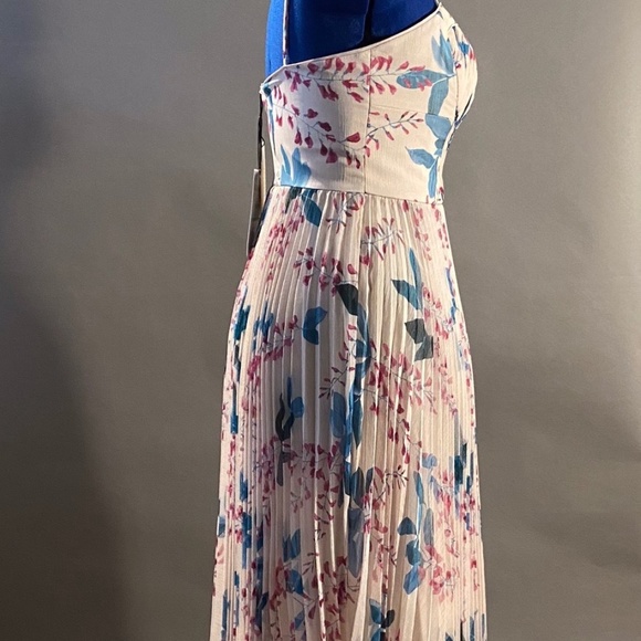 Women’s Floral Pleated Special Occasion Midi Dress - Picture 3 of 7